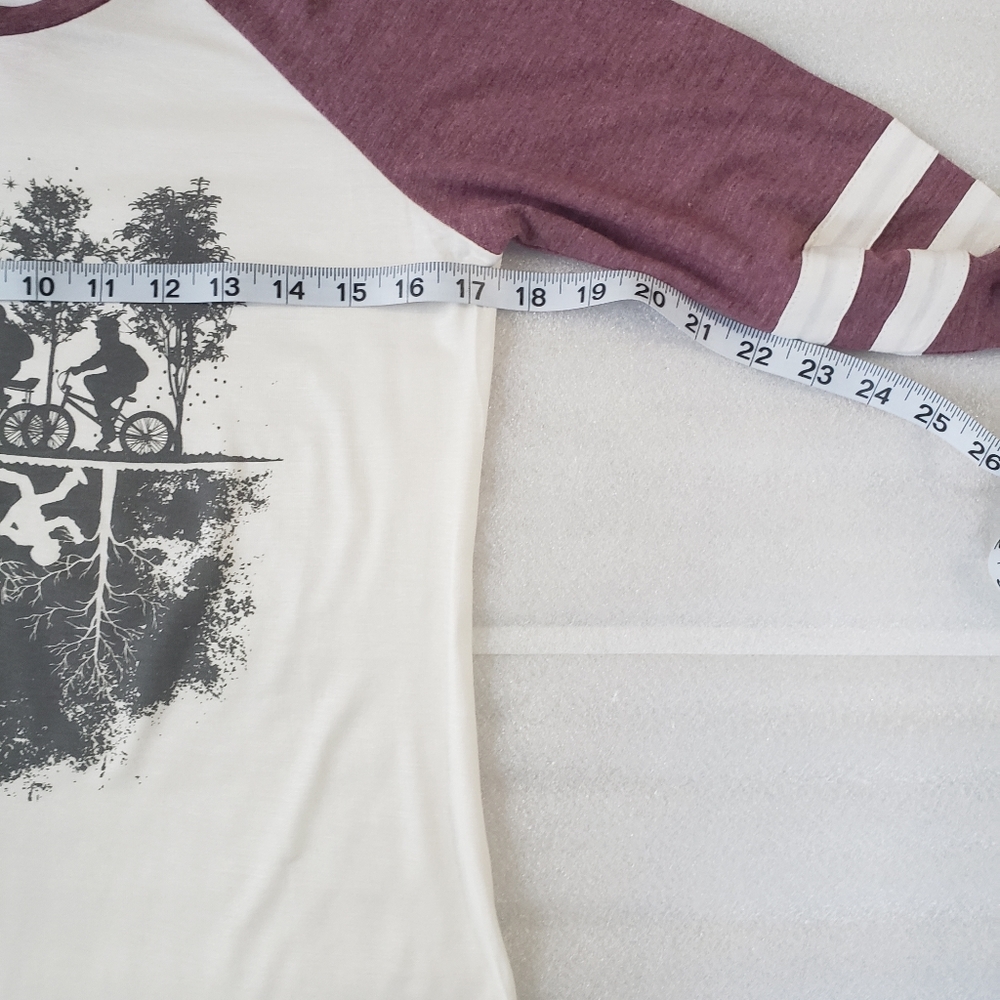 Netflix Stranger Things Crew neck Shirt - Picture 7 of 11